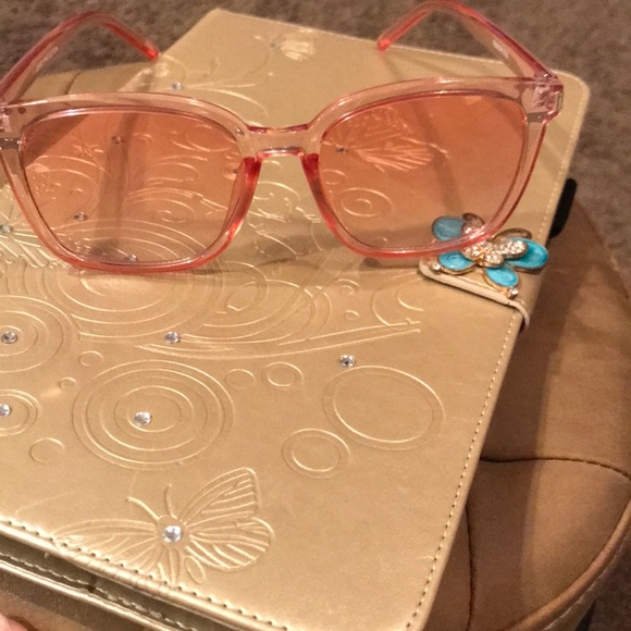 None Accessories - Blush transparent sunglasses 😎